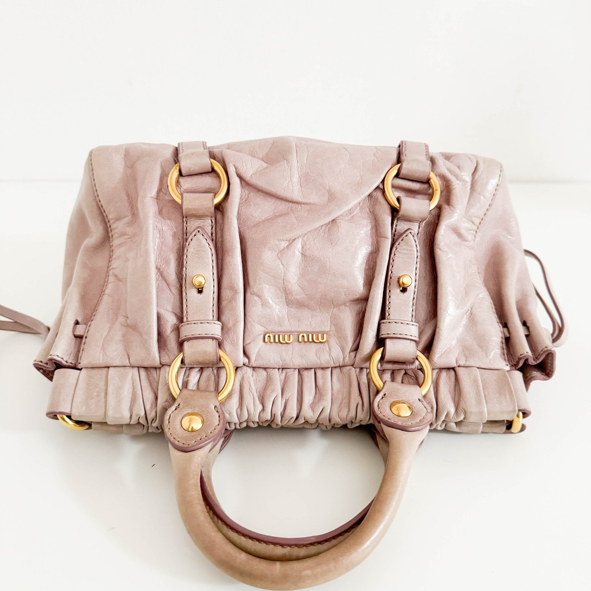 バッグ miu miu vitello lux pink y2k hand bag miu miu vitello lux pink y2k hand bag - メルカリ