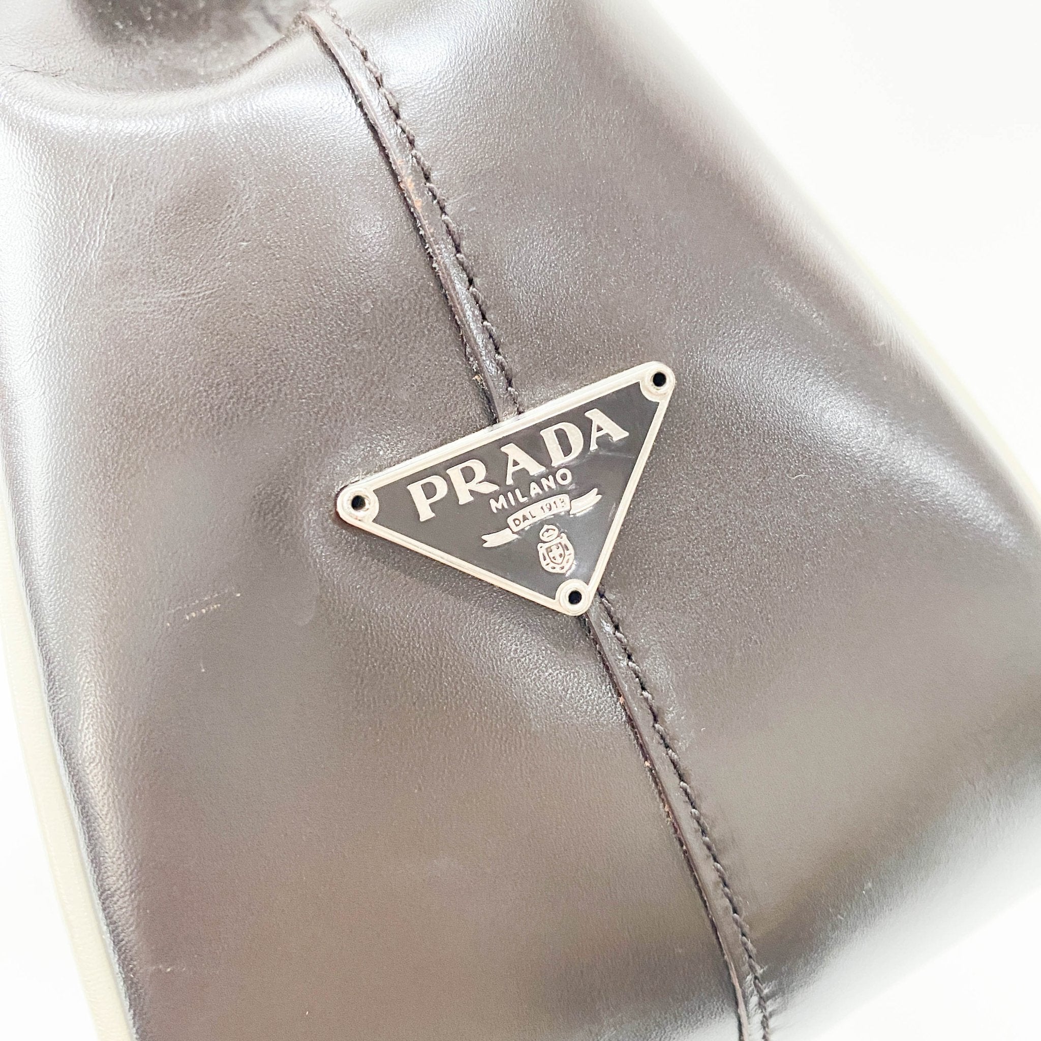 バッグ PRADA Vintage Brown Shoulder Bag PRADA Prada Vintage Brown Shoulder Bag – HIVE PRELOVED