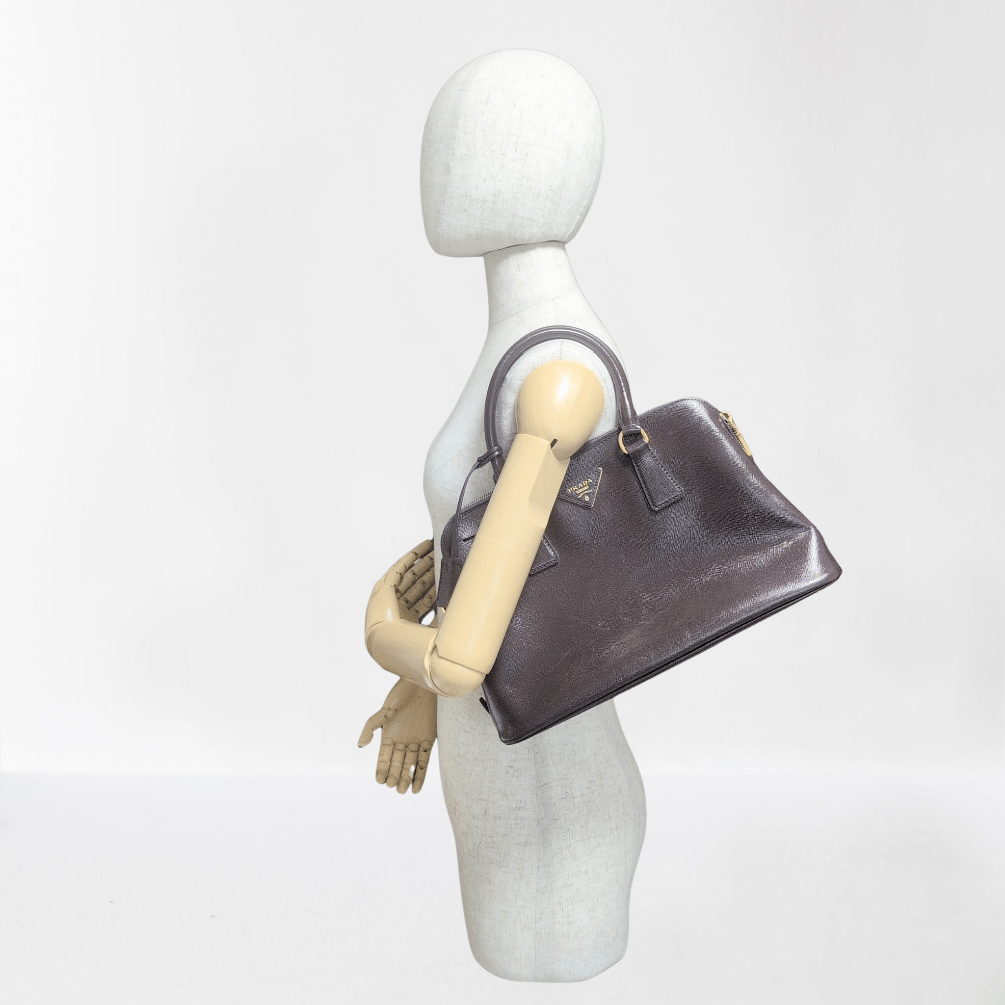 PRADA Saffiano Lux Tote in Purple Leather Hand bag, in , Sold by HIVE PRELOVED - Handle Bags, Shoulder Bags,